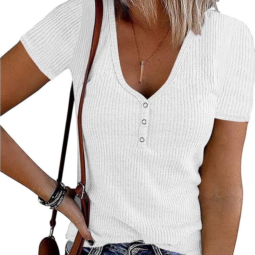 NWT never worn super soft ribbed knit tshirt Henley